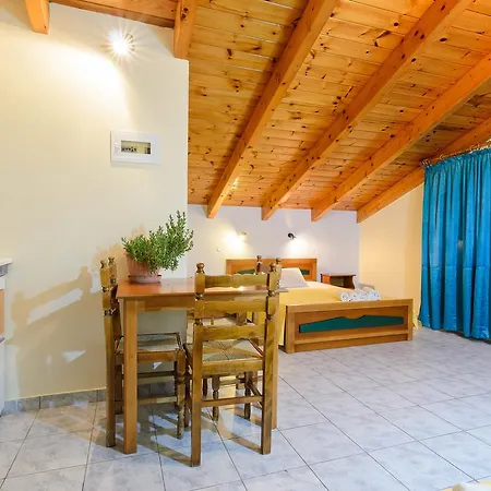 Regina Apartment *